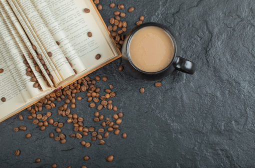 Café e leitura: cinco livros para quem é apaixonado pela bebida