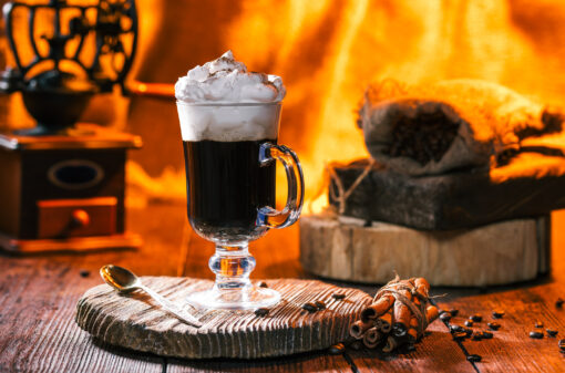 Como fazer o irish coffee, o famoso drink à base de café? 