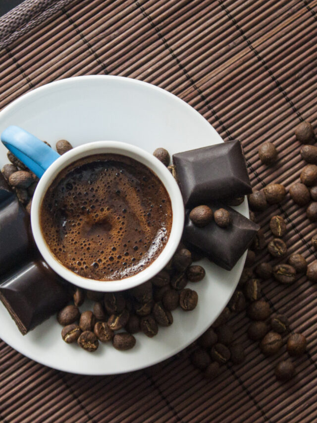 Chocolate quente cremoso com toque de café