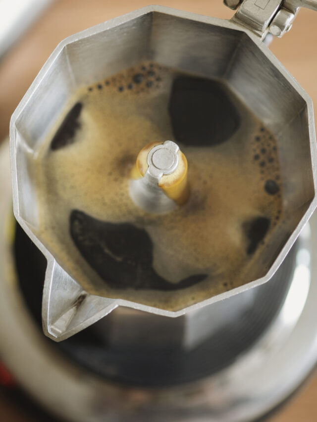 Como fazer café na cafeteira italiana?
