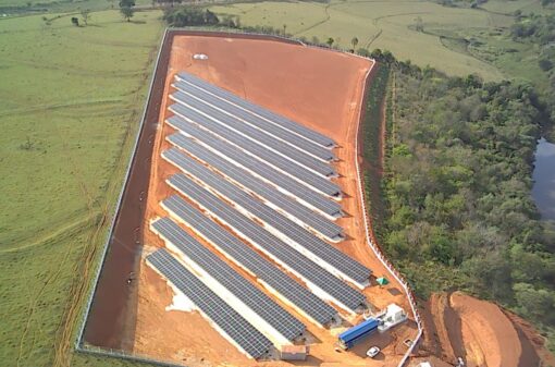 Cooxupé inaugura usina fotovoltaica para geração de energia solar