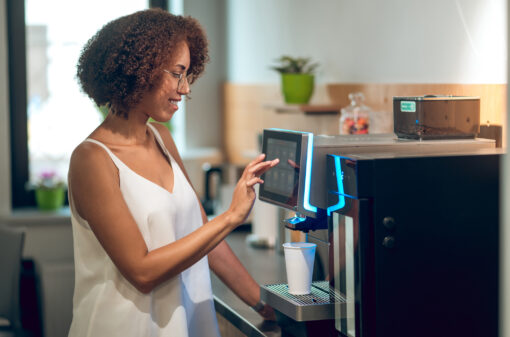 Máquinas de café apostam em design para enobrecer experiência do cliente