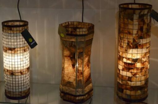 Luminárias feitas com filtro de café usado conquistam mercado